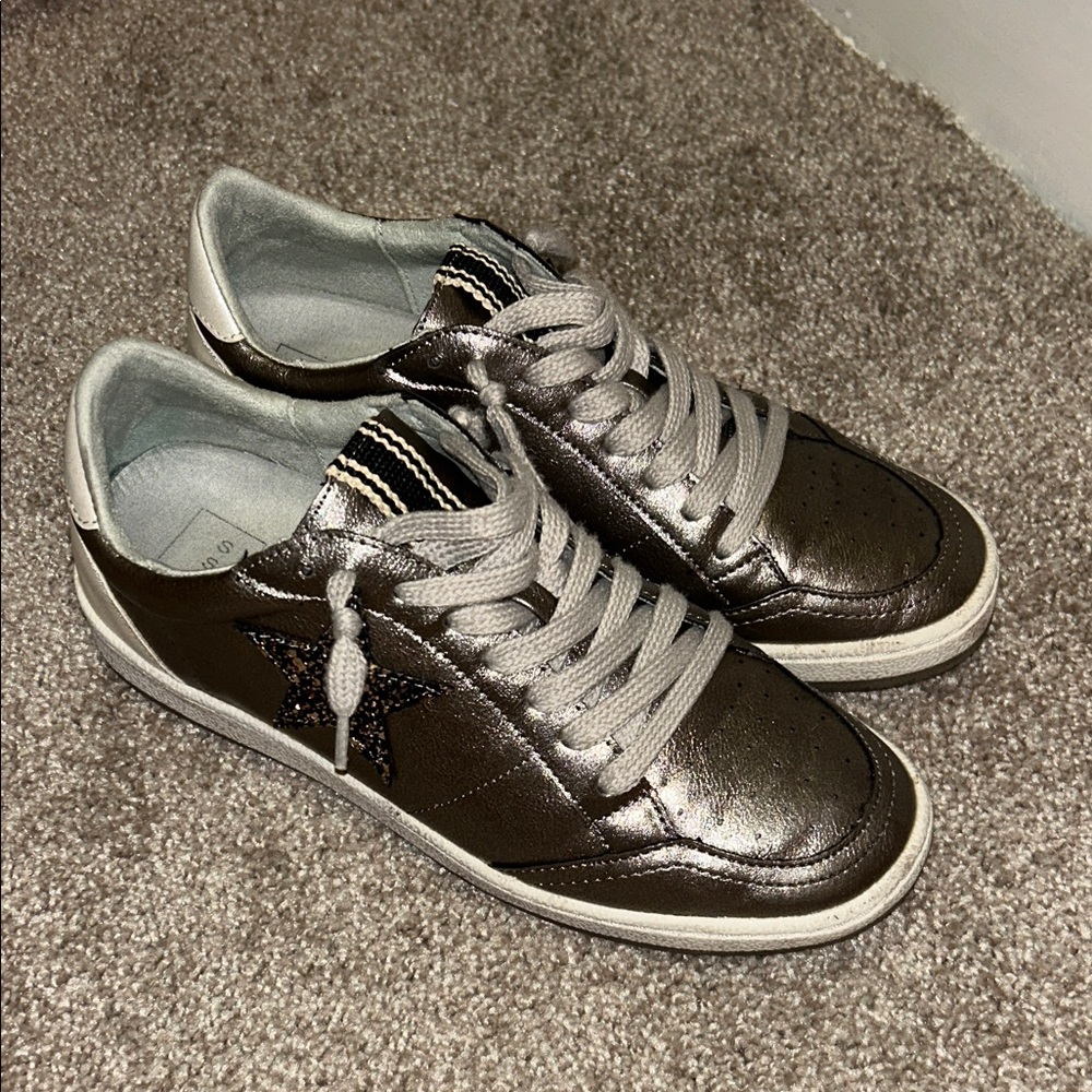 Metallic Sneakers with Star Detail